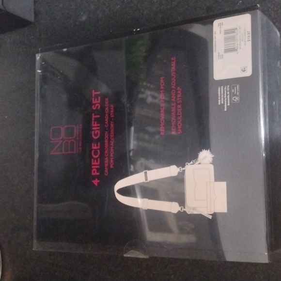 No boundaries Camara crossbody bag and card holder w\strap nwt - Picture 6 of 7